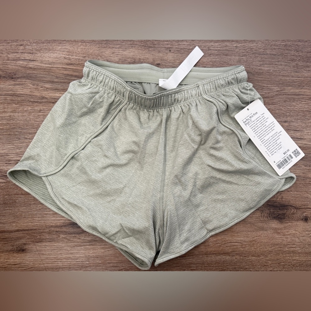 NWT Lululemon Swiftly Mid-Rise Short 3"
